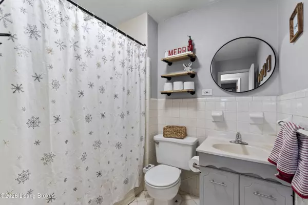 6714 Shareith Dr, Louisville, KY 40228