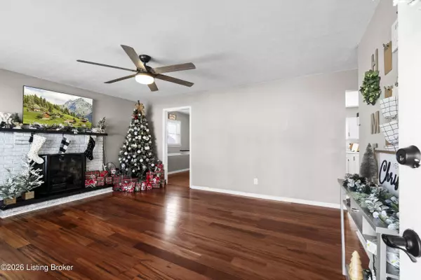 6714 Shareith Dr, Louisville, KY 40228