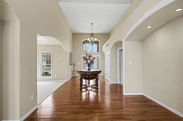 2377 Spring Mill Estates Dr, St Charles, MO 63303-1312