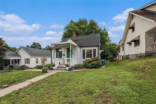 2764 Jackson ST, St Joseph, MO 64507