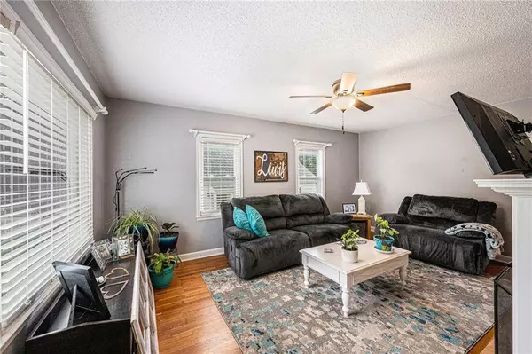 2764 Jackson ST, St Joseph, MO 64507