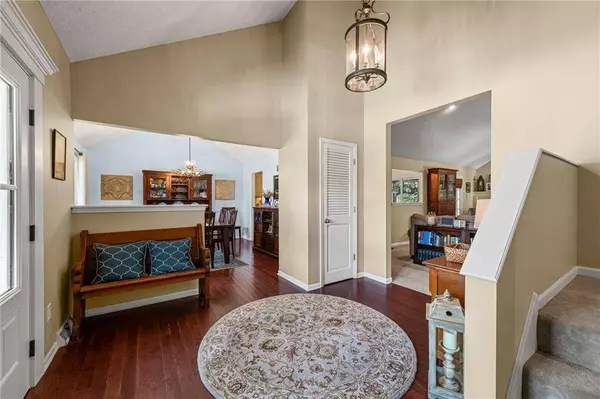 4318 Stonecrest DR, St Joseph, MO 64506