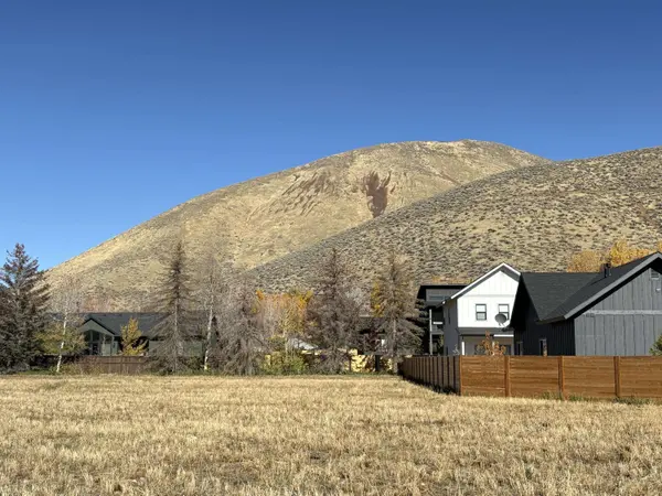 270 San Badger Dr, Hailey, ID 83333