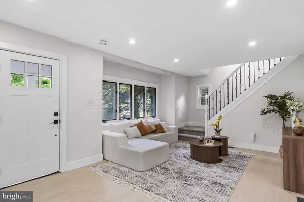 4 E HADDON AVE, Oaklyn, NJ 08107