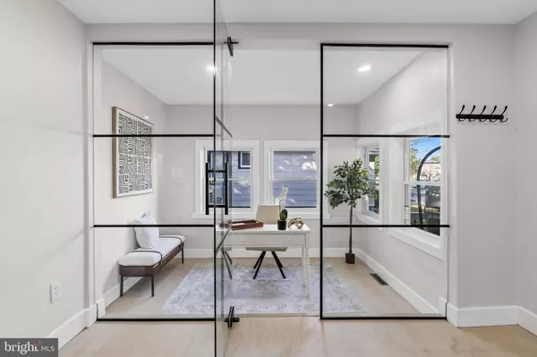 4 E HADDON AVE, Oaklyn, NJ 08107