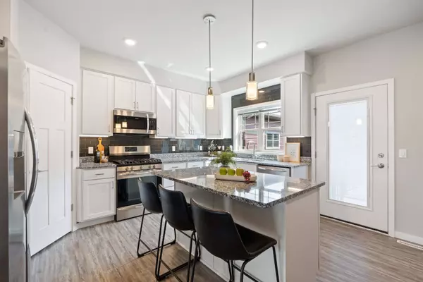 1513 O'Keeffe Avenue, Sun Prairie, WI 53590