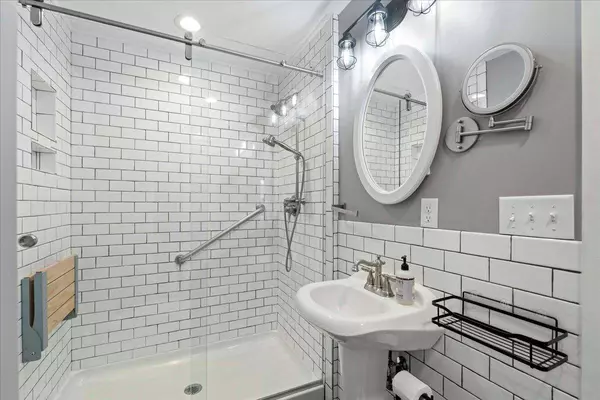 192 State Street, Oregon, WI 53575