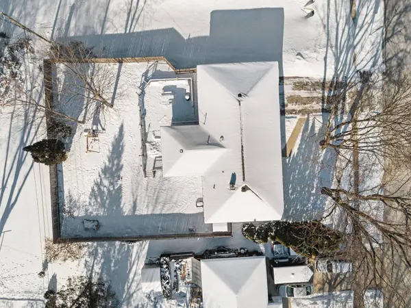 585 N Perry Parkway, Oregon, WI 53575