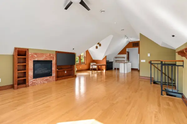 1356 Williamson Apt 2 Street, Madison, WI 53703