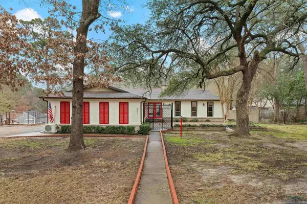 851 Country Place, Longview, TX 75605