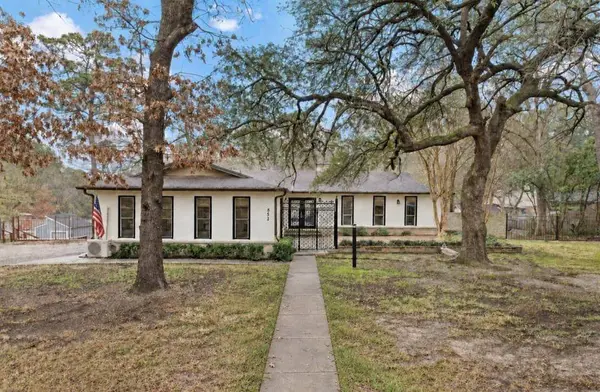 851 Country Place, Longview, TX 75605