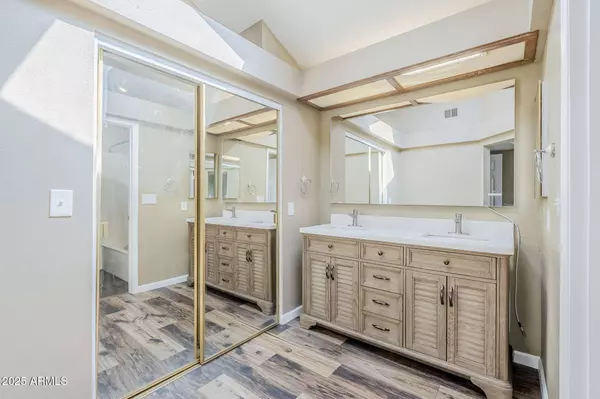 1321 W WINDRIFT Way, Gilbert, AZ 85233