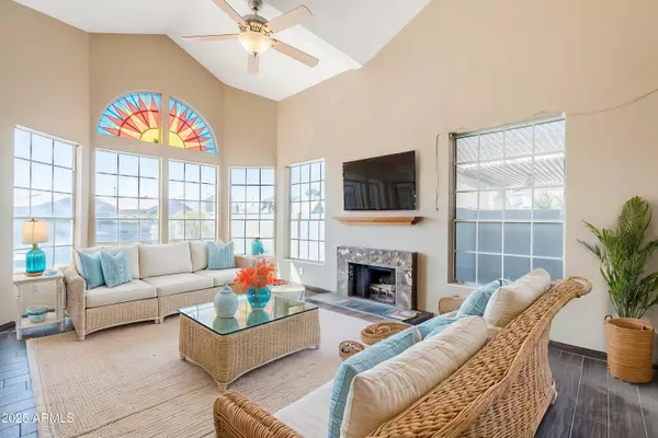 1321 W WINDRIFT Way, Gilbert, AZ 85233