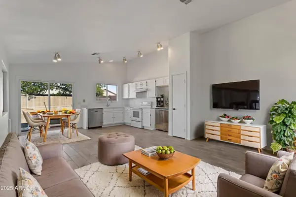 2926 W Potter Drive, Phoenix, AZ 85027