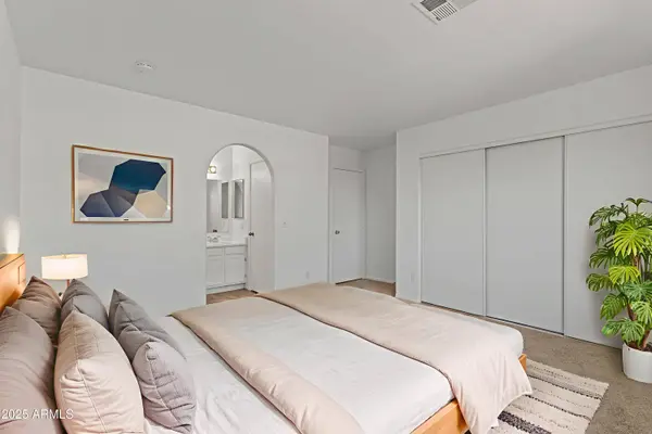 2926 W Potter Drive, Phoenix, AZ 85027