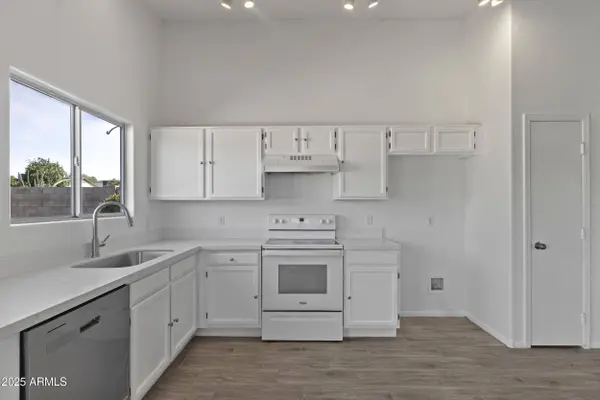 2926 W Potter Drive, Phoenix, AZ 85027