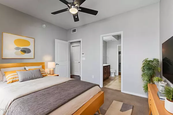 526 W 1ST Street #106, Tempe, AZ 85281