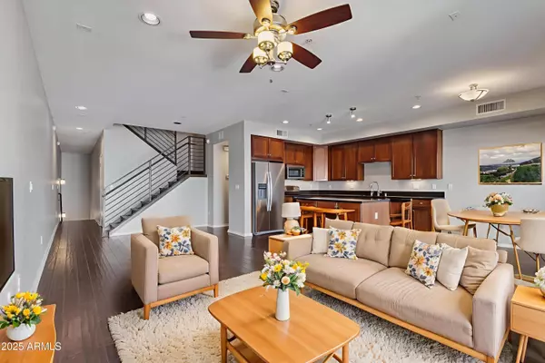 526 W 1ST Street #106, Tempe, AZ 85281