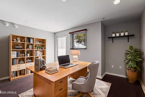 526 W 1ST Street #106, Tempe, AZ 85281