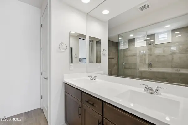 9025 W SAN MIGUEL Avenue, Glendale, AZ 85305