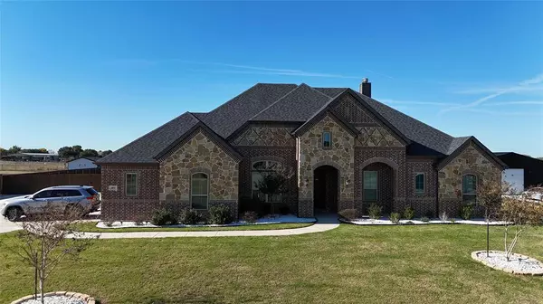 401 Evening Fire Drive, Waxahachie, TX 75167