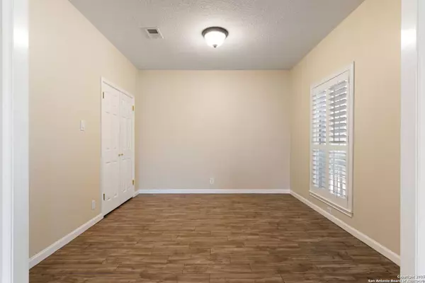 2118 Mollys Way, San Antonio, TX 78232