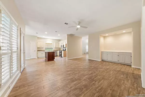 2118 Mollys Way, San Antonio, TX 78232