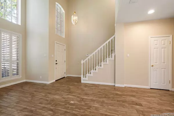 2118 Mollys Way, San Antonio, TX 78232