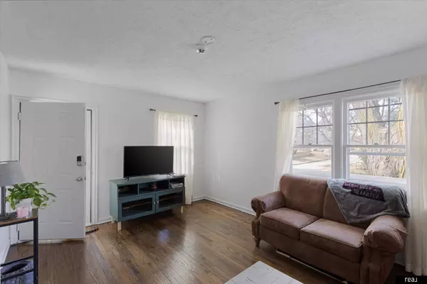 5850 Ruggles Street, Omaha, NE 68104