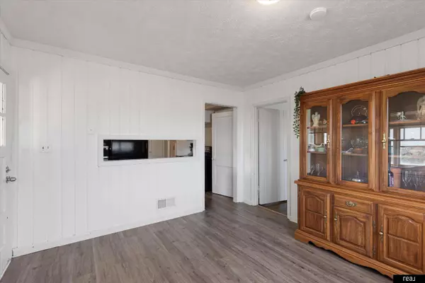 5850 Ruggles Street, Omaha, NE 68104