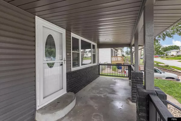 7332 Frederick Avenue, La Vista, NE 68128