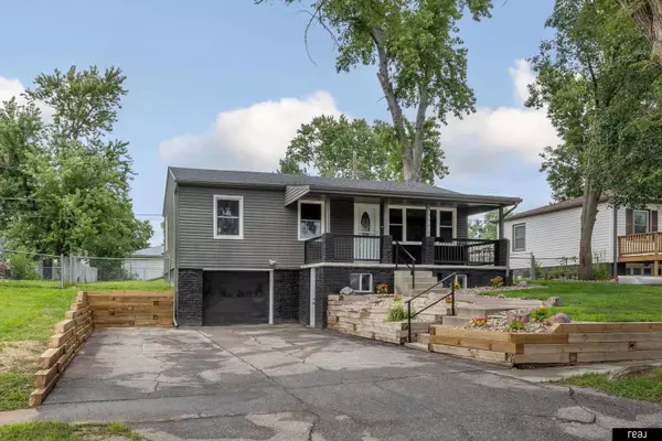 7332 Frederick Avenue, La Vista, NE 68128