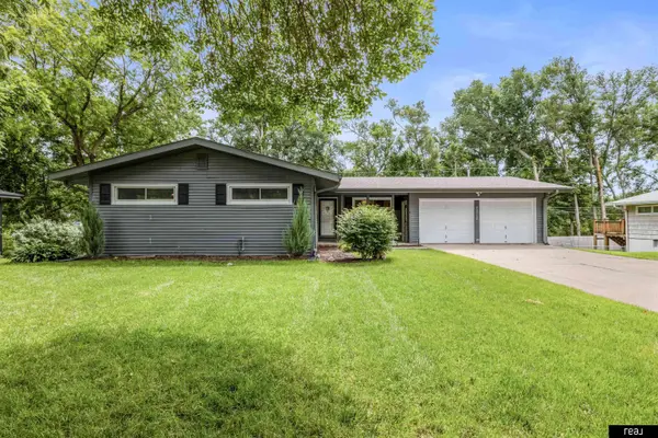 2815 S 102nd ST, Omaha, NE 68124