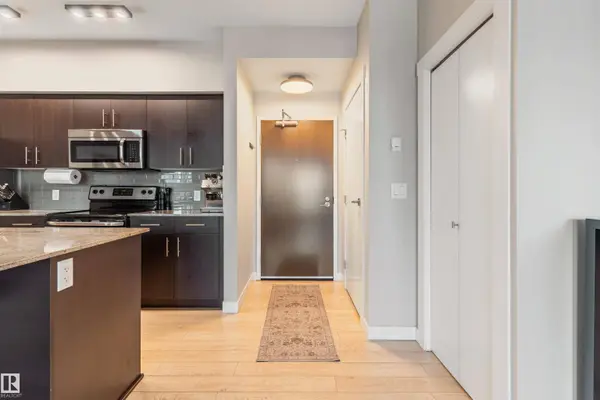 #2205 10226 104 ST NW, Edmonton, AB T5J 1B8