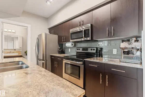 #2205 10226 104 ST NW, Edmonton, AB T5J 1B8