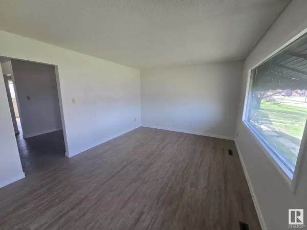 12935 / 12937 82 ST NW, Edmonton, AB T5E 2T3