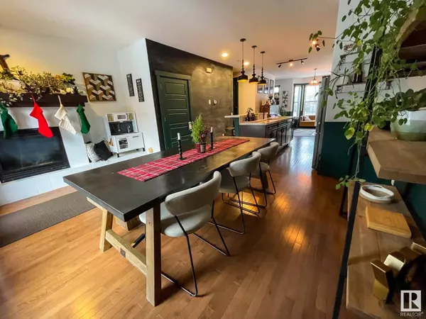 1064 GAULT BV NW, Edmonton, AB T5E 6N7