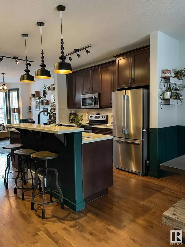 1064 GAULT BV NW, Edmonton, AB T5E 6N7