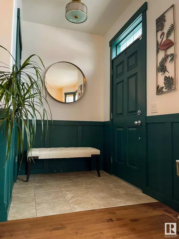 1064 GAULT BV NW, Edmonton, AB T5E 6N7