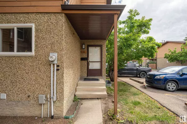 #11 3812 20 AV NW, Edmonton, AB T6L 4B2