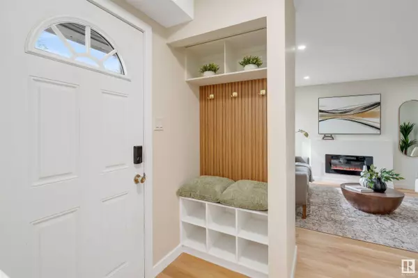 62 WILLOWDALE PL NW, Edmonton, AB T5T 1Z4