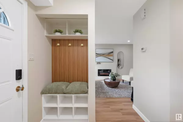 62 WILLOWDALE PL NW, Edmonton, AB T5T 1Z4