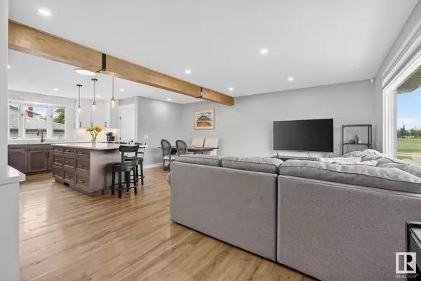 3628 107 ST NW, Edmonton, AB T6J 1B1