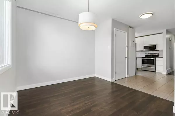 9623 52 ST NW, Edmonton, AB T6B 1G8