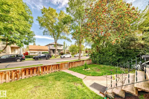 10711 72 AV NW, Edmonton, AB T6E 1A2