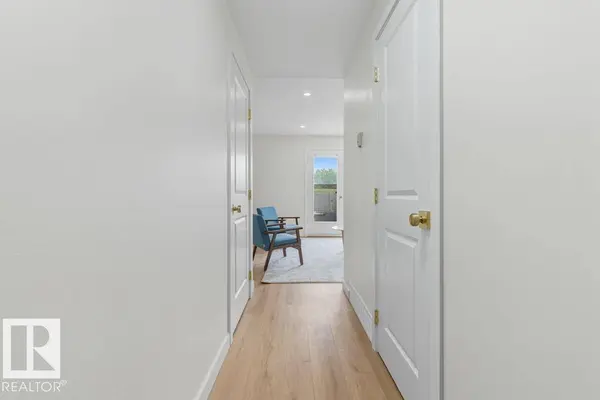 121 ABBOTTSFIELD RD NW, Edmonton, AB T5W 4S9