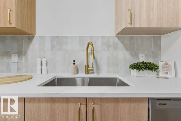 121 ABBOTTSFIELD RD NW, Edmonton, AB T5W 4S9