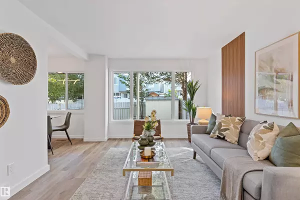 70 AMBERLY CT NW, Edmonton, AB T5A 0H9