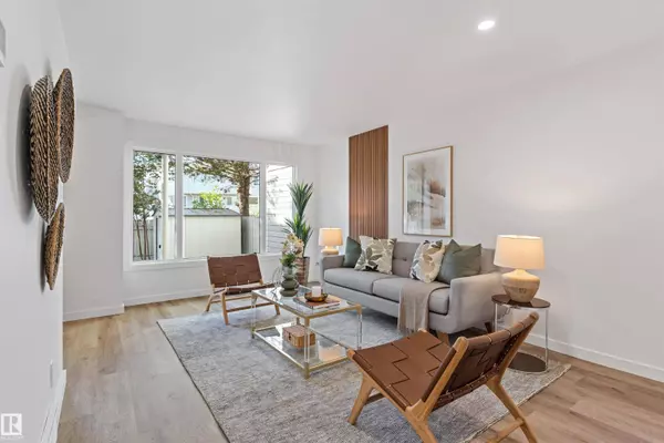 70 AMBERLY CT NW, Edmonton, AB T5A 0H9