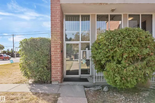 #104 7816 106 AV NW, Edmonton, AB T6A 1H5